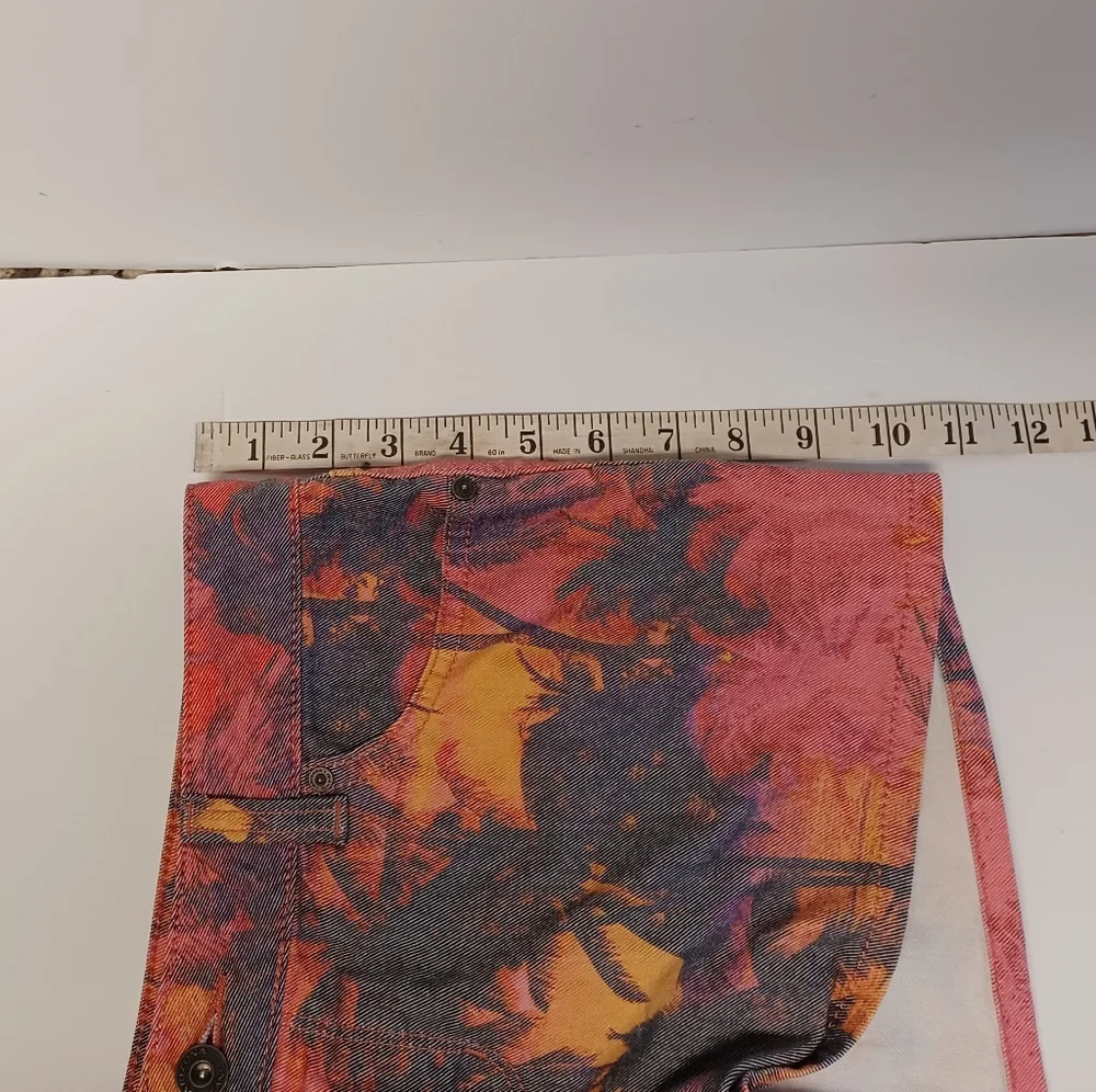 Arizona Shorts - Comfortable! beach, palm trees, sunset theme size 8 - Picture 4 of 5